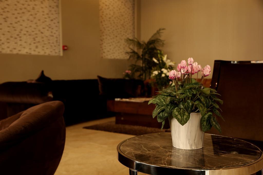 Way Hotel Izmir Bagian luar foto