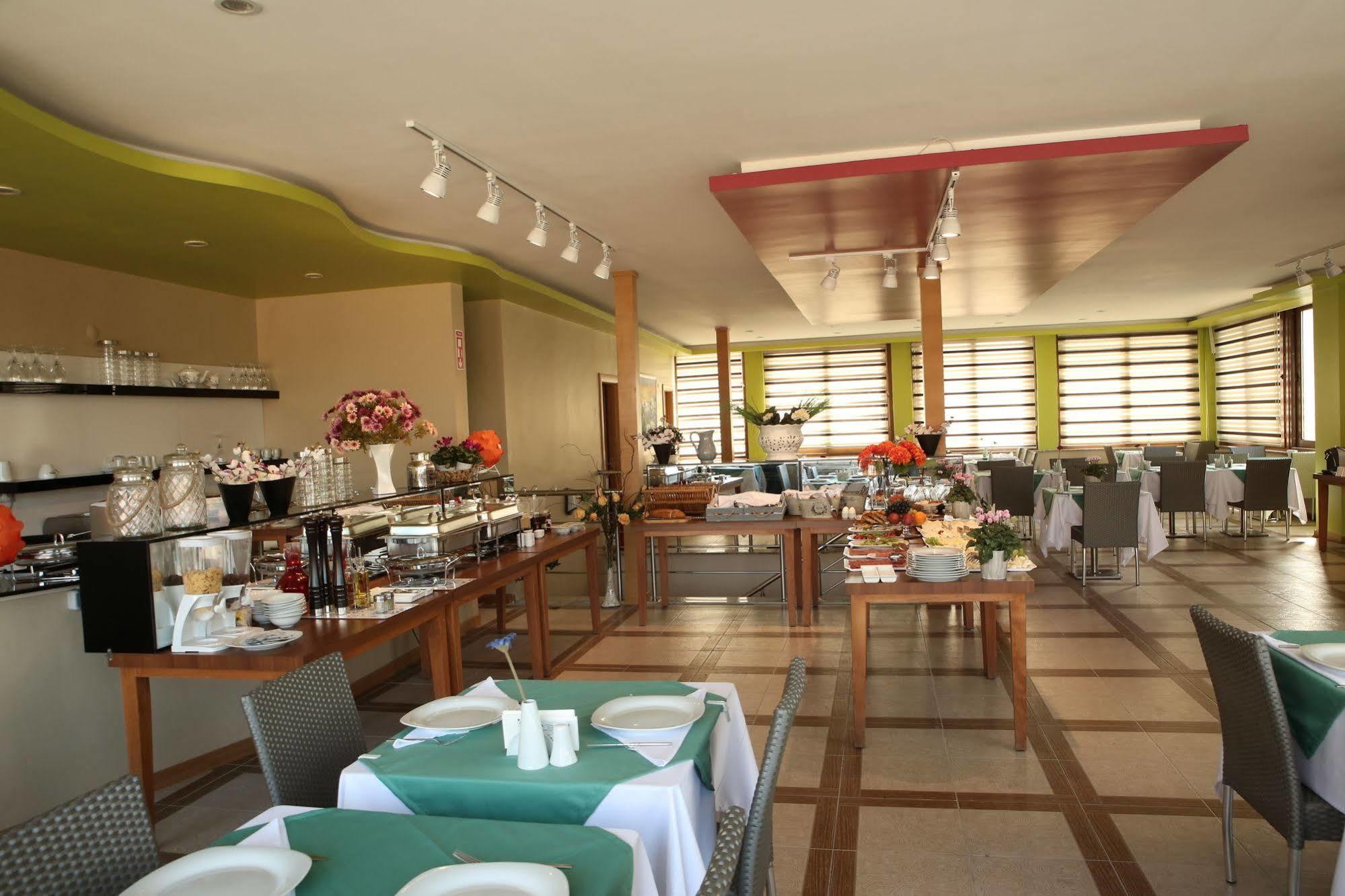 Way Hotel Izmir Bagian luar foto