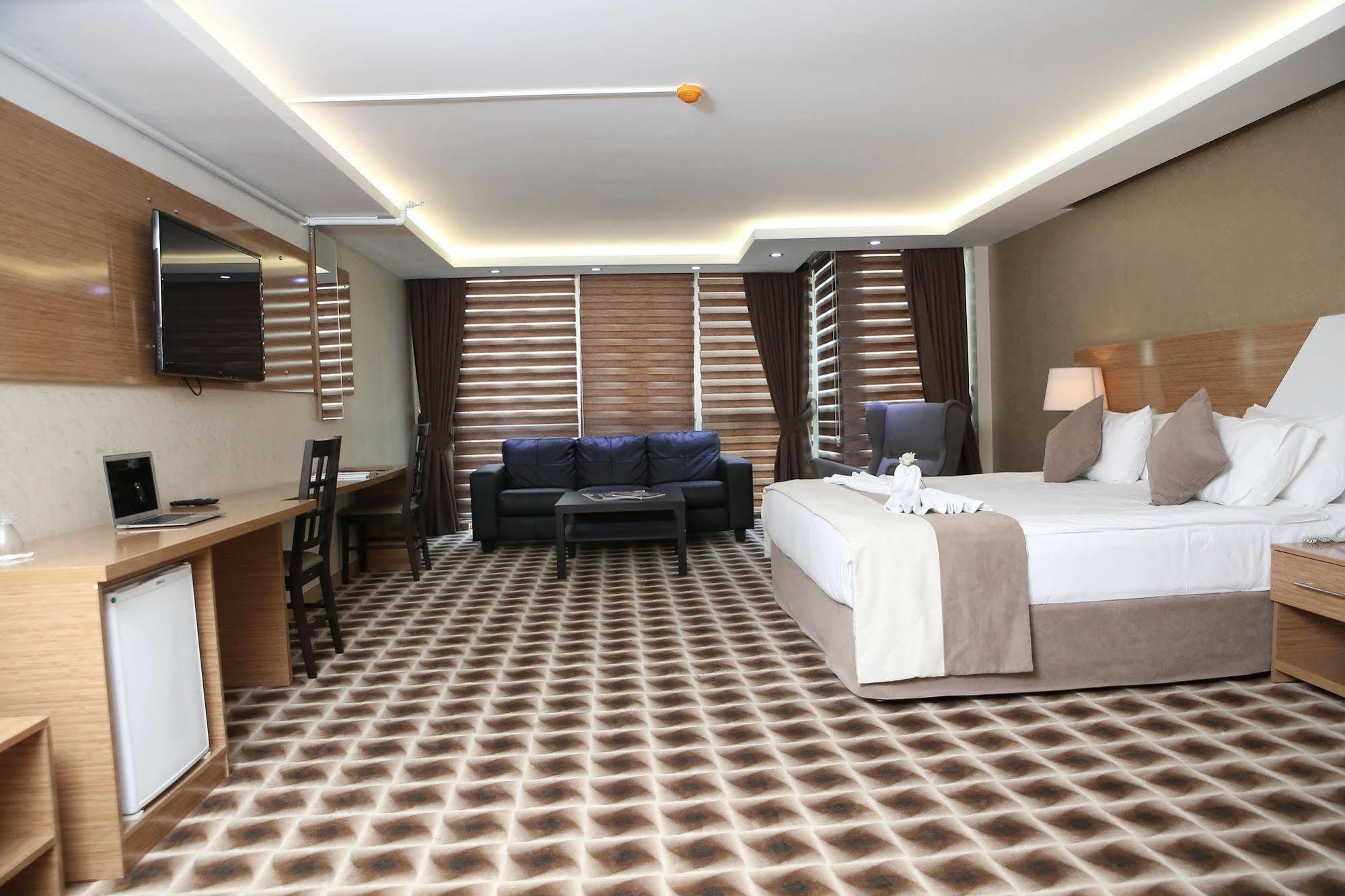 Way Hotel Izmir Bagian luar foto