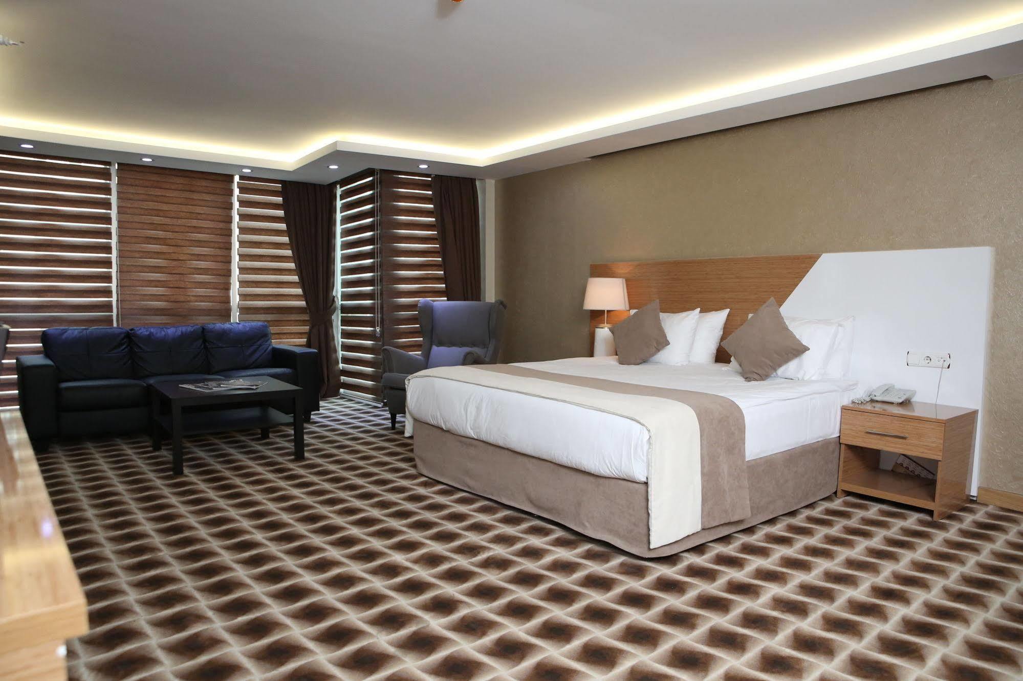 Way Hotel Izmir Bagian luar foto
